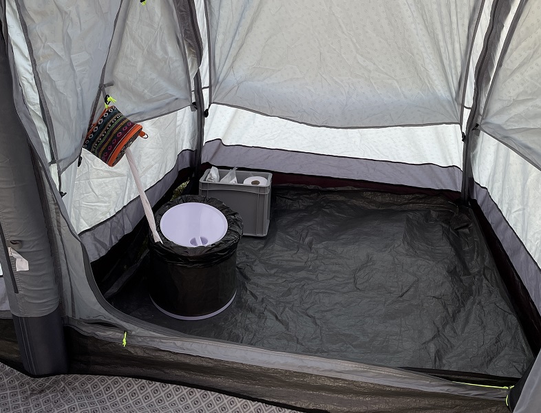 Camping-WC-Standort im Zelt