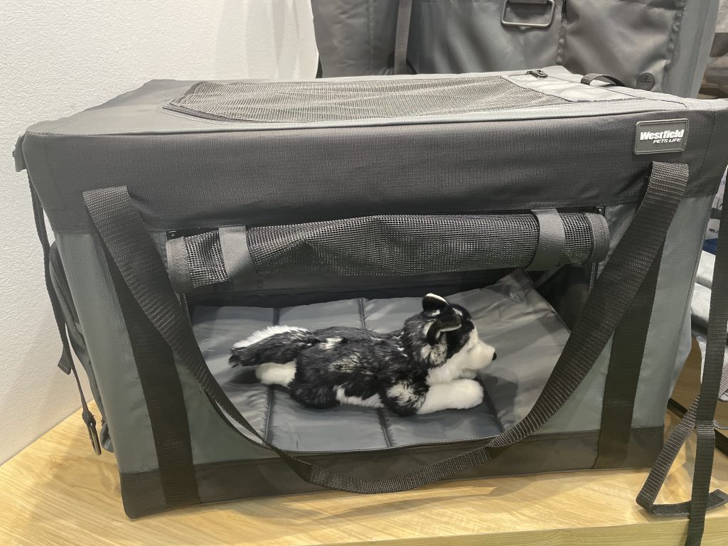 Camping mit Hund- Hundetransporthütte von Westfield